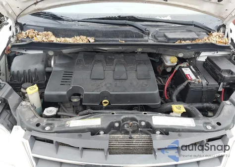 2010 Chrysler Town & Country New Limited из США, поврежденный, VIN 2A4RR7DX1AR369982